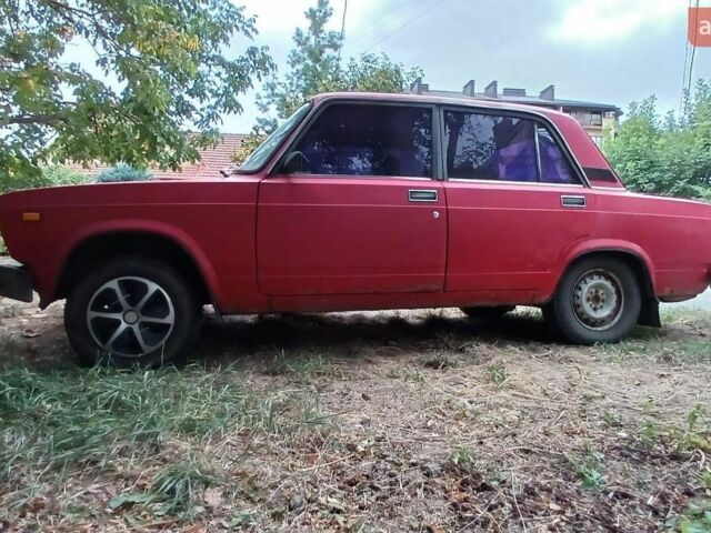 Красный ВАЗ 2105, объемом двигателя 1.29 л и пробегом 70 тыс. км за 558 $, фото 1 на Automoto.ua