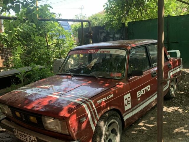 Красный ВАЗ 2105, объемом двигателя 1.3 л и пробегом 250 тыс. км за 798 $, фото 1 на Automoto.ua