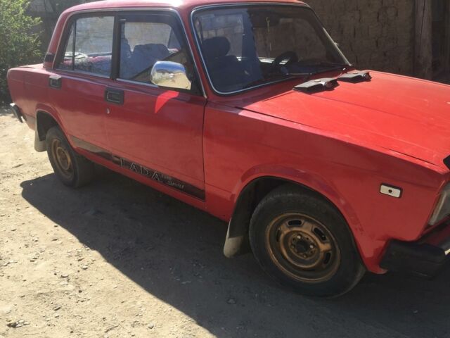 Красный ВАЗ 2105, объемом двигателя 1.3 л и пробегом 100 тыс. км за 500 $, фото 1 на Automoto.ua