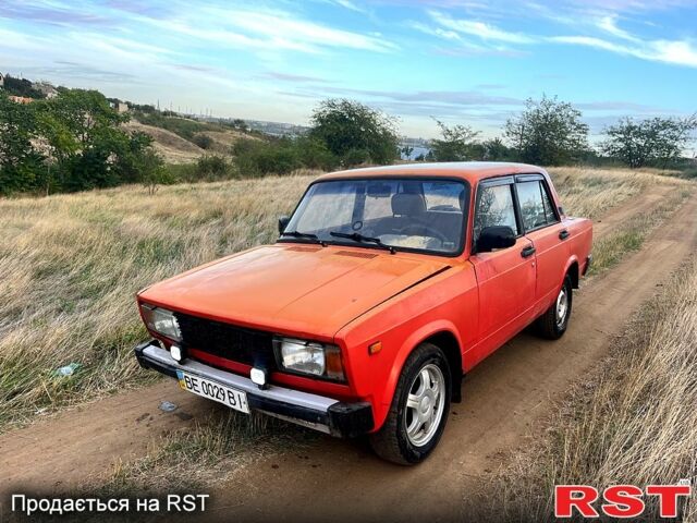 Красный ВАЗ 2105, объемом двигателя 1.2 л и пробегом 0 тыс. км за 1000 $, фото 1 на Automoto.ua