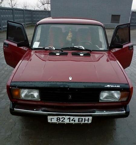 Красный ВАЗ 2105, объемом двигателя 1.1 л и пробегом 250 тыс. км за 1200 $, фото 1 на Automoto.ua
