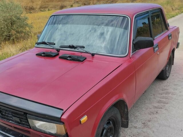 Красный ВАЗ 2105, объемом двигателя 1.5 л и пробегом 2 тыс. км за 964 $, фото 1 на Automoto.ua
