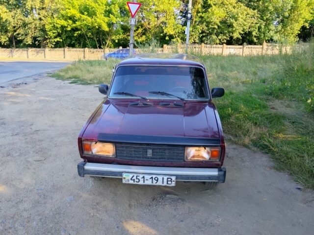 Красный ВАЗ 2105, объемом двигателя 0 л и пробегом 463 тыс. км за 281 $, фото 1 на Automoto.ua