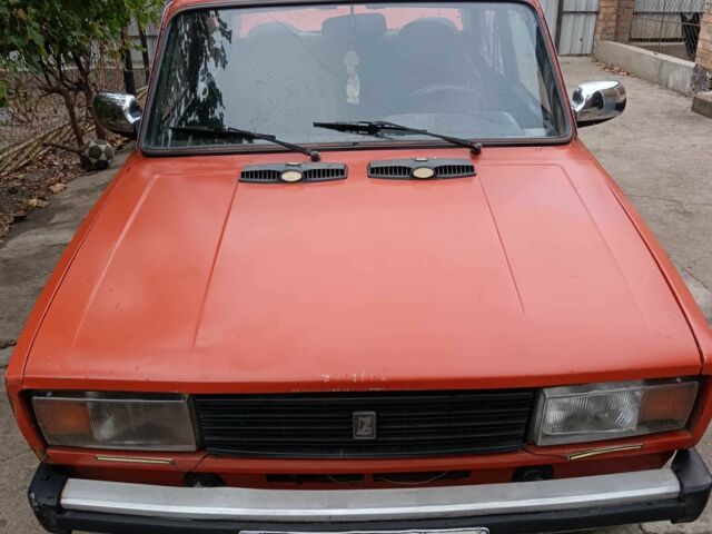 Красный ВАЗ 2105, объемом двигателя 1.3 л и пробегом 8 тыс. км за 839 $, фото 1 на Automoto.ua