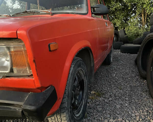 Красный ВАЗ 2105, объемом двигателя 1.3 л и пробегом 90 тыс. км за 300 $, фото 1 на Automoto.ua