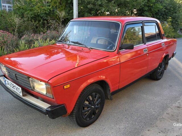 Красный ВАЗ 2105, объемом двигателя 1.2 л и пробегом 200 тыс. км за 671 $, фото 1 на Automoto.ua