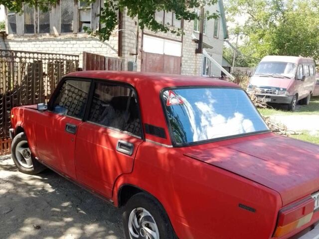Красный ВАЗ 2105, объемом двигателя 1.2 л и пробегом 111 тыс. км за 592 $, фото 1 на Automoto.ua