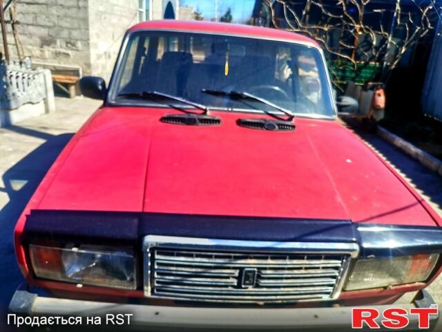 Красный ВАЗ 2105, объемом двигателя 13 л и пробегом 150 тыс. км за 550 $, фото 1 на Automoto.ua