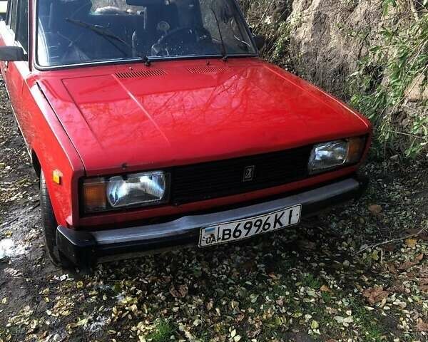 Красный ВАЗ 2105, объемом двигателя 1.5 л и пробегом 120 тыс. км за 332 $, фото 1 на Automoto.ua