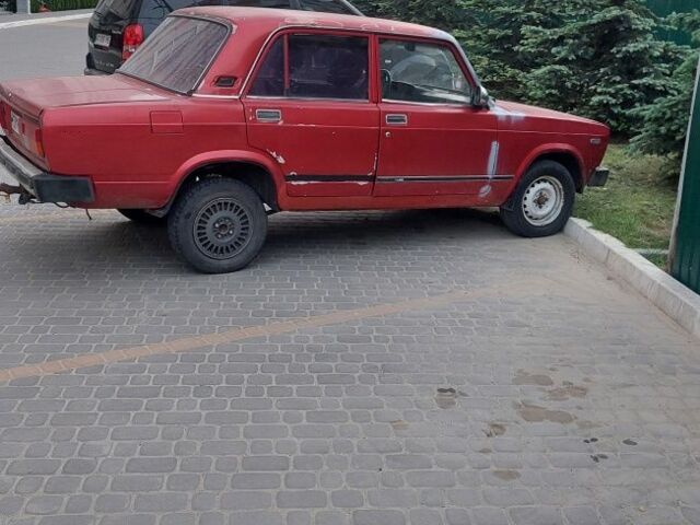 Красный ВАЗ 2105, объемом двигателя 0 л и пробегом 300 тыс. км за 500 $, фото 1 на Automoto.ua