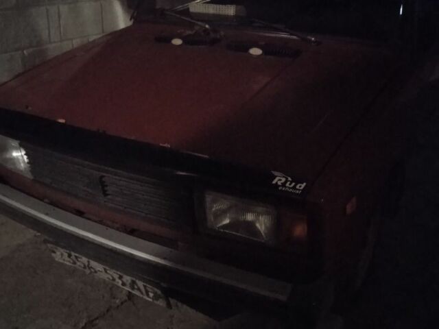 Червоний ВАЗ 2105, об'ємом двигуна 1.2 л та пробігом 250 тис. км за 310 $, фото 1 на Automoto.ua