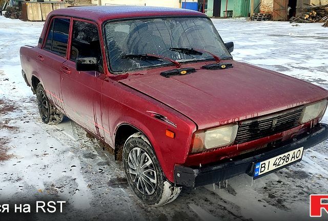 Красный ВАЗ 2105, объемом двигателя 1.5 л и пробегом 175 тыс. км за 475 $, фото 1 на Automoto.ua