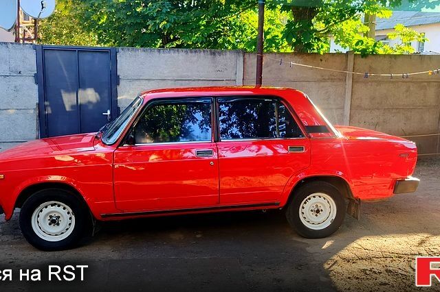 Красный ВАЗ 2105, объемом двигателя 1.3 л и пробегом 180 тыс. км за 1499 $, фото 1 на Automoto.ua