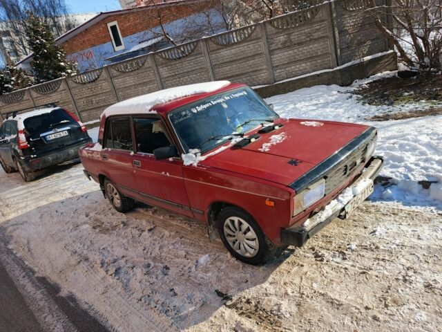 Красный ВАЗ 2105, объемом двигателя 1 л и пробегом 275 тыс. км за 600 $, фото 1 на Automoto.ua