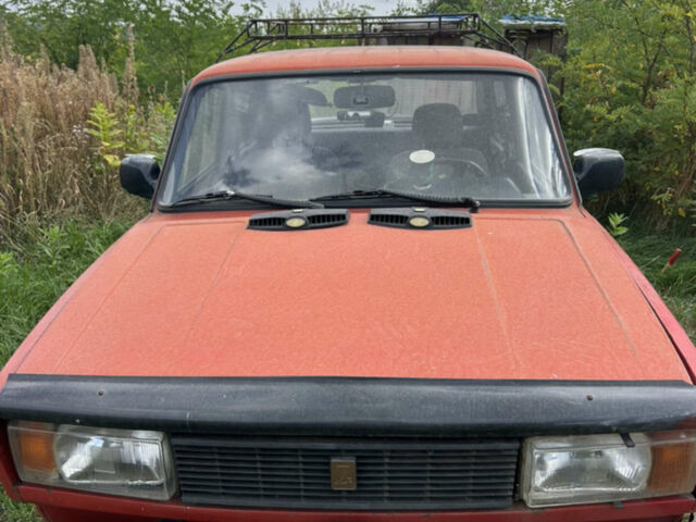 Красный ВАЗ 2105, объемом двигателя 1.5 л и пробегом 100 тыс. км за 500 $, фото 1 на Automoto.ua