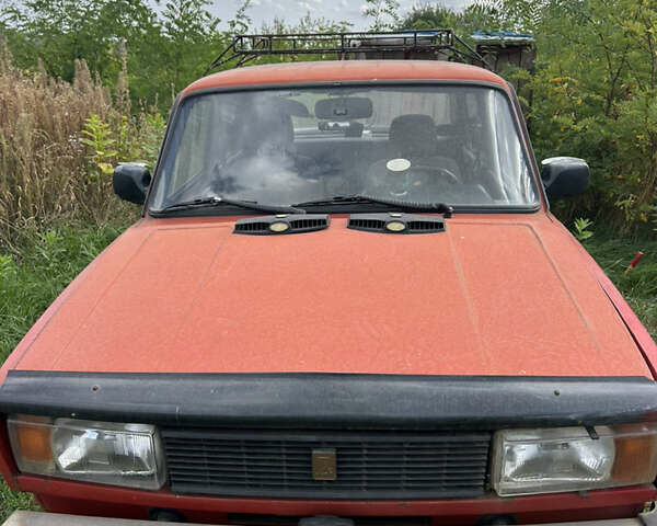 Красный ВАЗ 2105, объемом двигателя 1.5 л и пробегом 100 тыс. км за 500 $, фото 1 на Automoto.ua