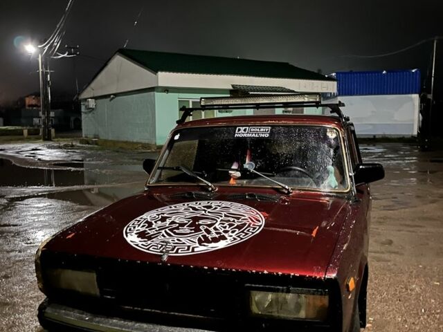 Красный ВАЗ 2105, объемом двигателя 1.6 л и пробегом 100 тыс. км за 645 $, фото 1 на Automoto.ua