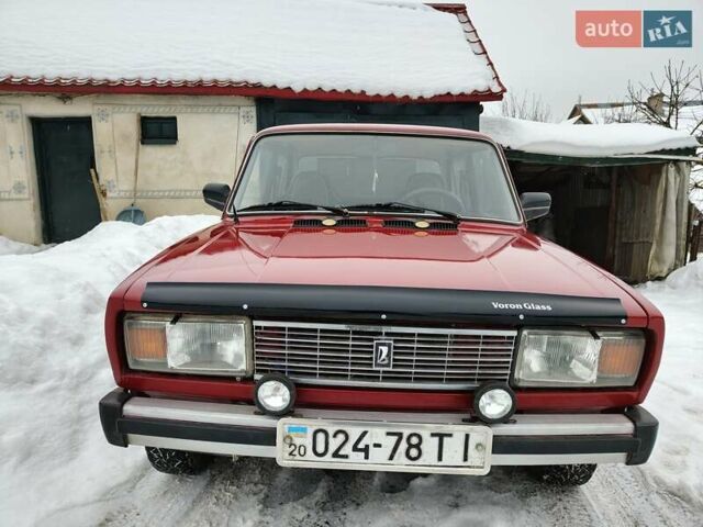 Красный ВАЗ 2105, объемом двигателя 1.5 л и пробегом 100 тыс. км за 1100 $, фото 1 на Automoto.ua