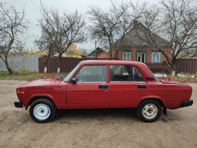 Красный ВАЗ 2105, объемом двигателя 1.5 л и пробегом 100 тыс. км за 400 $, фото 1 на Automoto.ua