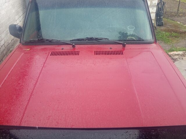 Красный ВАЗ 2105, объемом двигателя 1.5 л и пробегом 777 тыс. км за 1100 $, фото 1 на Automoto.ua