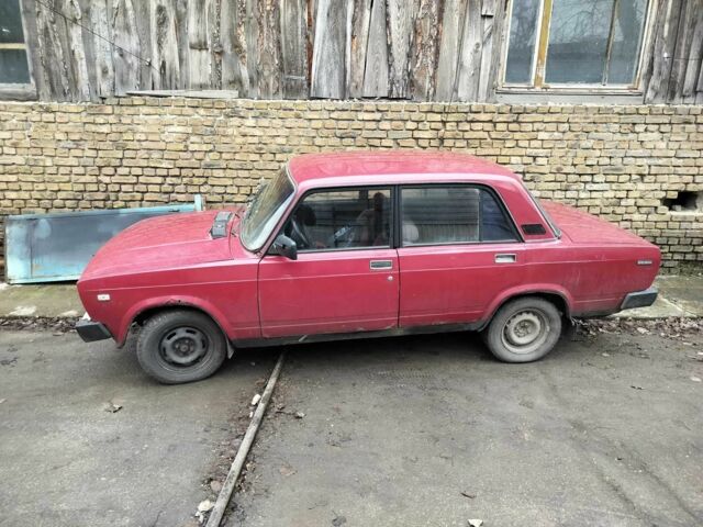 Красный ВАЗ 2105, объемом двигателя 1.5 л и пробегом 300 тыс. км за 308 $, фото 1 на Automoto.ua