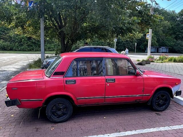 Красный ВАЗ 2105, объемом двигателя 1.5 л и пробегом 0 тыс. км за 550 $, фото 1 на Automoto.ua