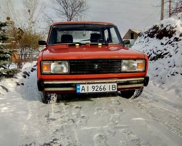 Красный ВАЗ 2105, объемом двигателя 1.5 л и пробегом 50 тыс. км за 1061 $, фото 1 на Automoto.ua