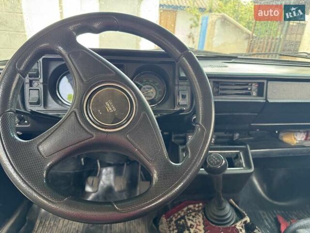 Красный ВАЗ 2105, объемом двигателя 1.5 л и пробегом 115 тыс. км за 600 $, фото 1 на Automoto.ua