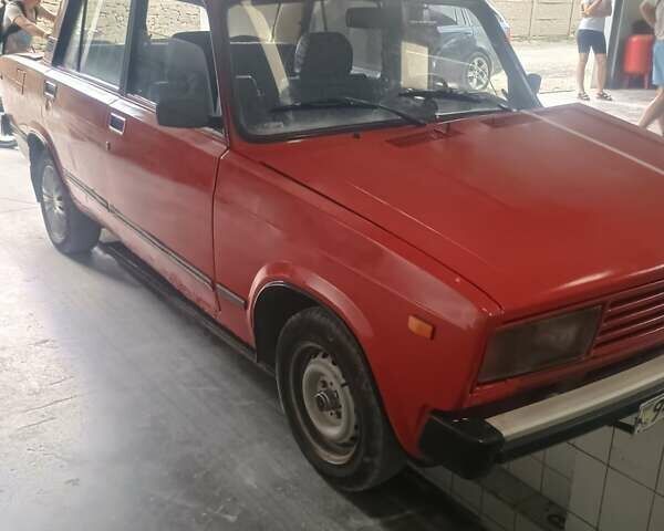 Красный ВАЗ 2105, объемом двигателя 1.5 л и пробегом 70 тыс. км за 700 $, фото 1 на Automoto.ua