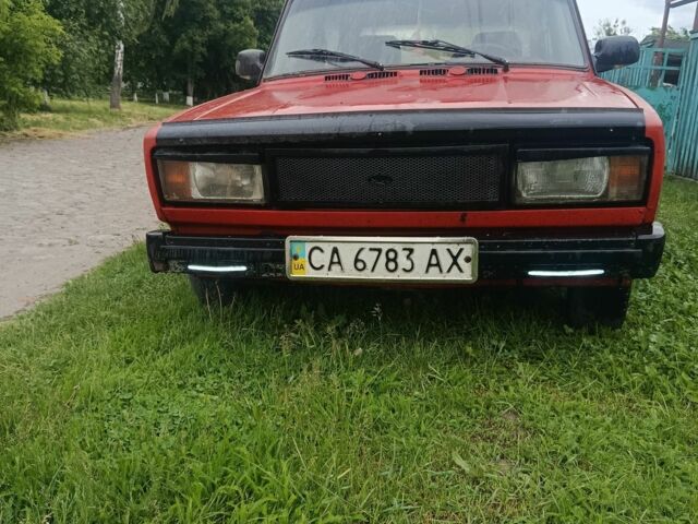 Красный ВАЗ 2105, объемом двигателя 1.5 л и пробегом 400 тыс. км за 680 $, фото 1 на Automoto.ua