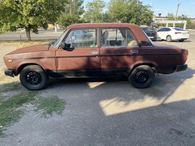 Красный ВАЗ 2105, объемом двигателя 1.6 л и пробегом 100 тыс. км за 500 $, фото 1 на Automoto.ua