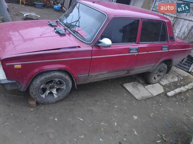 Красный ВАЗ 2105, объемом двигателя 1.45 л и пробегом 268 тыс. км за 1100 $, фото 1 на Automoto.ua