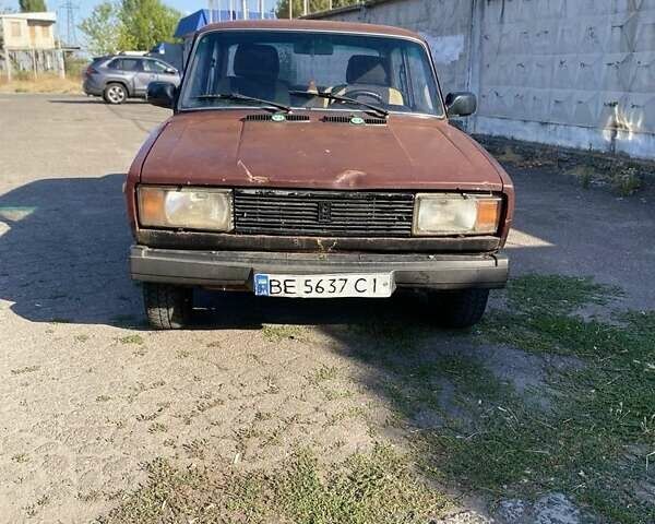 Красный ВАЗ 2105, объемом двигателя 1.6 л и пробегом 100 тыс. км за 500 $, фото 1 на Automoto.ua