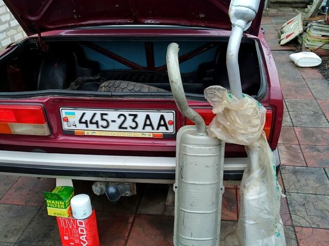 Красный ВАЗ 2105, объемом двигателя 1.5 л и пробегом 240 тыс. км за 1700 $, фото 1 на Automoto.ua