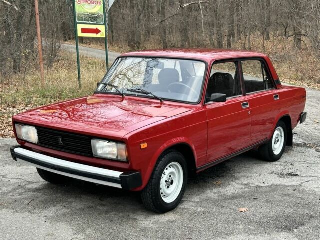 Красный ВАЗ 2105, объемом двигателя 1.5 л и пробегом 37 тыс. км за 2750 $, фото 1 на Automoto.ua