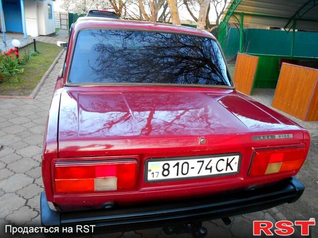 Красный ВАЗ 2105, объемом двигателя 1.5 л и пробегом 95 тыс. км за 1150 $, фото 1 на Automoto.ua