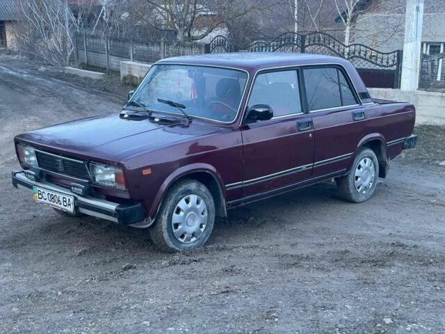 Красный ВАЗ 2105, объемом двигателя 1.5 л и пробегом 180 тыс. км за 800 $, фото 1 на Automoto.ua