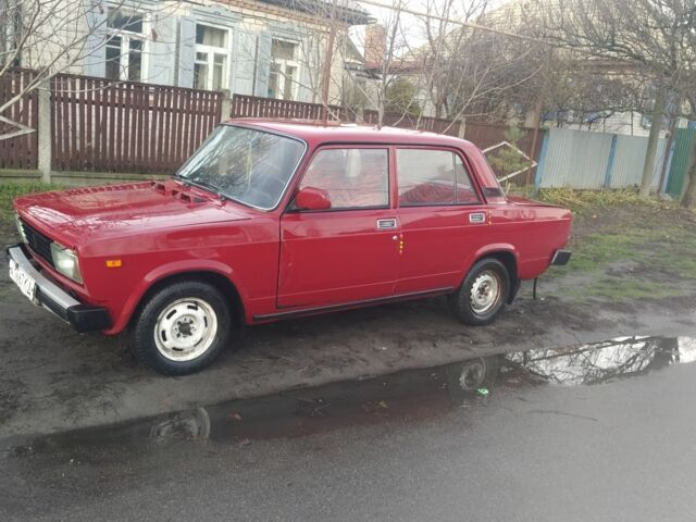 Красный ВАЗ 2105, объемом двигателя 1 л и пробегом 20 тыс. км за 558 $, фото 1 на Automoto.ua
