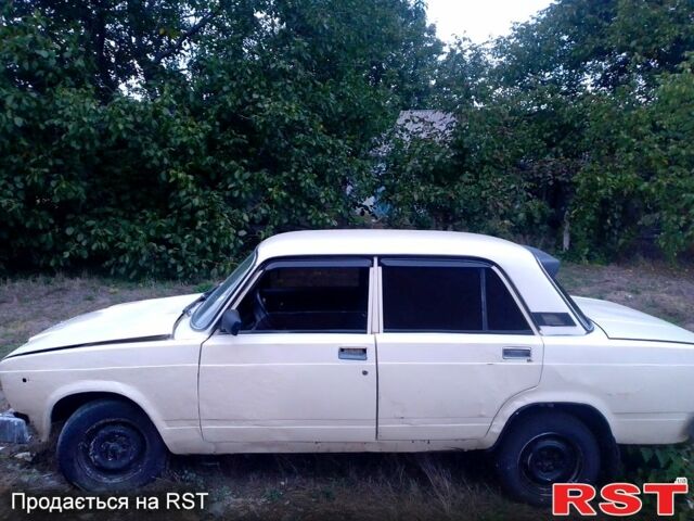 ВАЗ 2105, об'ємом двигуна 1.5 л та пробігом 300 тис. км за 400 $, фото 1 на Automoto.ua