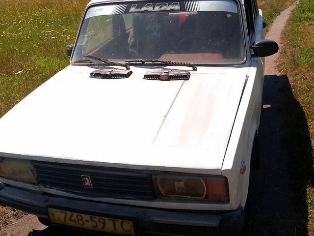 ВАЗ 2105, объемом двигателя 1.5 л и пробегом 300 тыс. км за 250 $, фото 1 на Automoto.ua