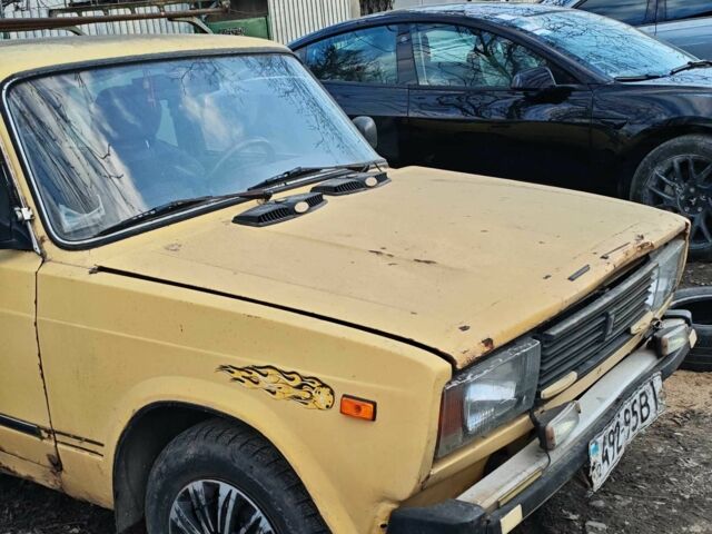 Желтый ВАЗ 2105, объемом двигателя 0 л и пробегом 3 тыс. км за 274 $, фото 1 на Automoto.ua