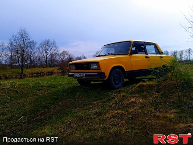 Желтый ВАЗ 2105, объемом двигателя 13 л и пробегом 271 тыс. км за 300 $, фото 1 на Automoto.ua