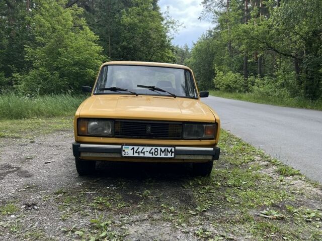 Желтый ВАЗ 2105, объемом двигателя 0 л и пробегом 2 тыс. км за 601 $, фото 1 на Automoto.ua