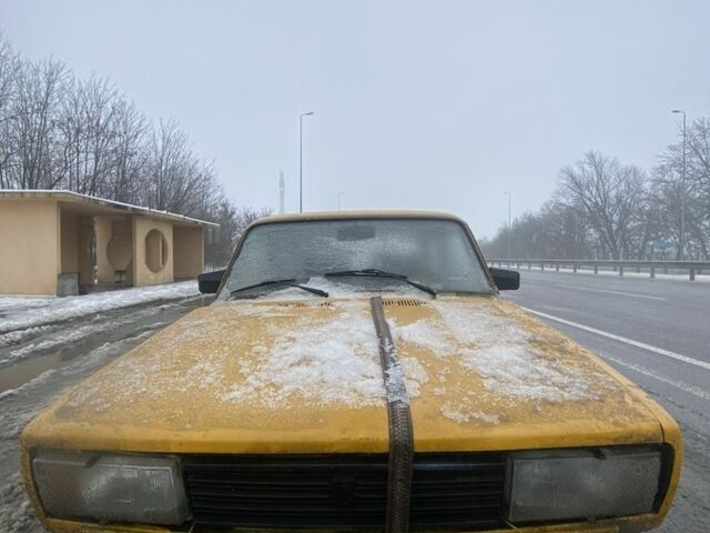 Жовтий ВАЗ 2105, об'ємом двигуна 1.5 л та пробігом 250 тис. км за 408 $, фото 1 на Automoto.ua