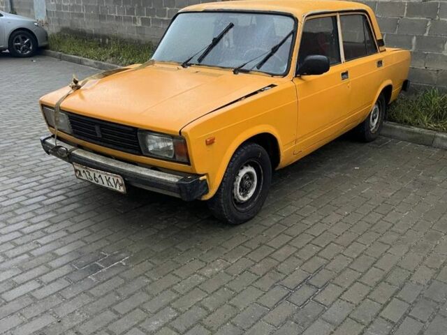 Желтый ВАЗ 2105, объемом двигателя 1.5 л и пробегом 65 тыс. км за 220 $, фото 1 на Automoto.ua