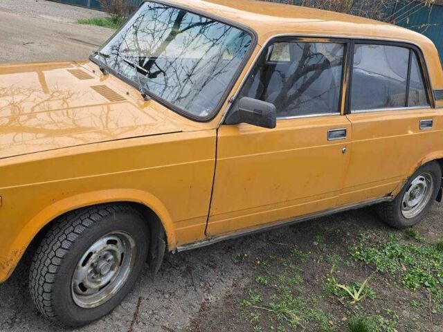 Жовтий ВАЗ 2105, об'ємом двигуна 1.3 л та пробігом 300 тис. км за 28000 $, фото 1 на Automoto.ua