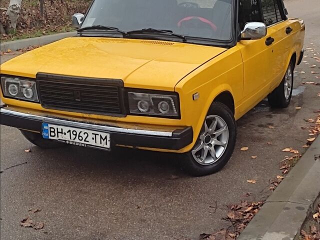 Желтый ВАЗ 2105, объемом двигателя 1.2 л и пробегом 120 тыс. км за 1097 $, фото 1 на Automoto.ua