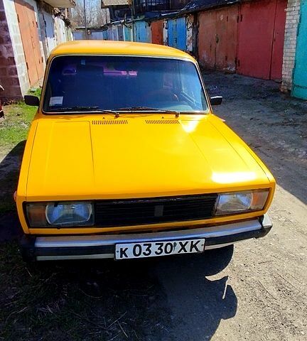 Желтый ВАЗ 2105, объемом двигателя 13 л и пробегом 720 тыс. км за 1350 $, фото 1 на Automoto.ua