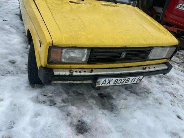 Желтый ВАЗ 2105, объемом двигателя 1.3 л и пробегом 1000 тыс. км за 350 $, фото 1 на Automoto.ua