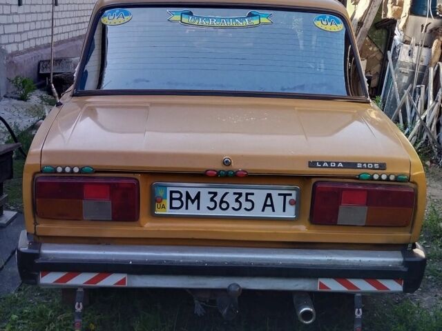 Желтый ВАЗ 2105, объемом двигателя 1.3 л и пробегом 300 тыс. км за 800 $, фото 1 на Automoto.ua